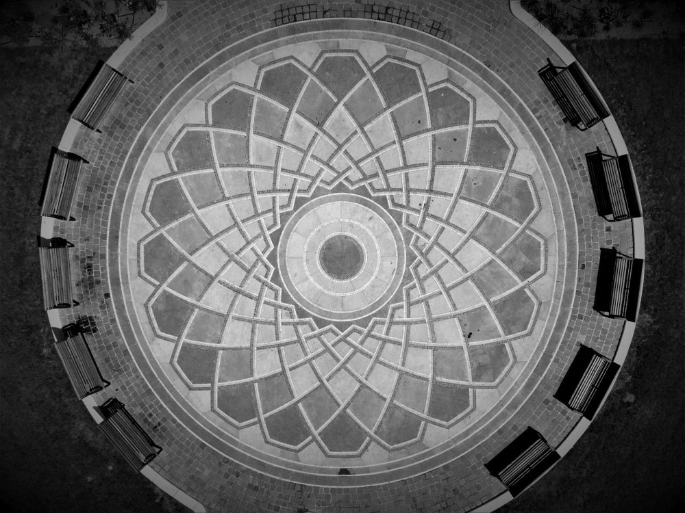 BAKÁTS TÉR RENDEZÉSE