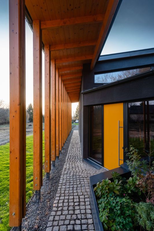 CSALÁDI HÁZ, BUDAKESZI