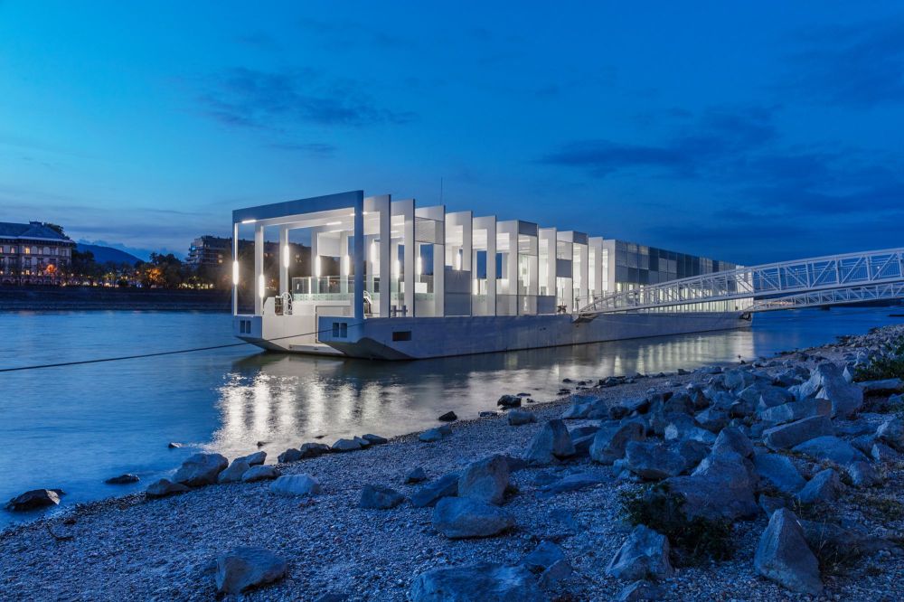 STOPPER RENDEZVÉNYHAJÓ