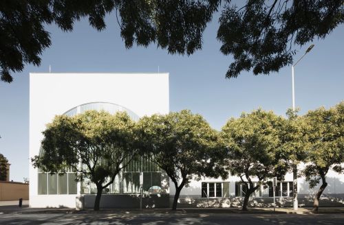 ÚJ PÉCSI VÁSÁRCSARNOK