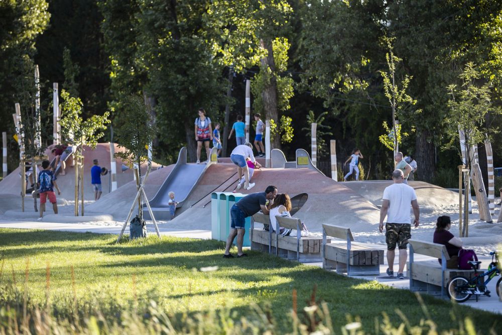 PÜNKÖSDFÜRDŐ PARK